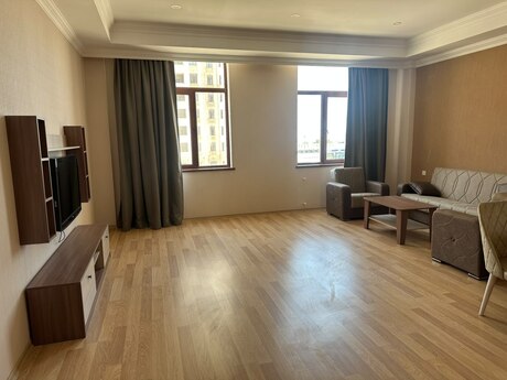 Аренда: 2-комнатная квартира, 123 м², Koroğlu: 900 ₼/мес 3