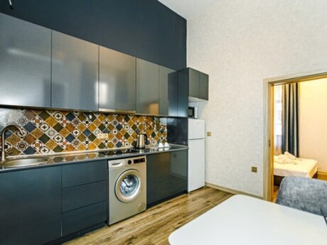 2 otaqlı köhnə tikili - Sahil m. - 72 m²
