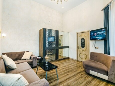 2 otaqlı köhnə tikili - Sahil m. - 72 m²
