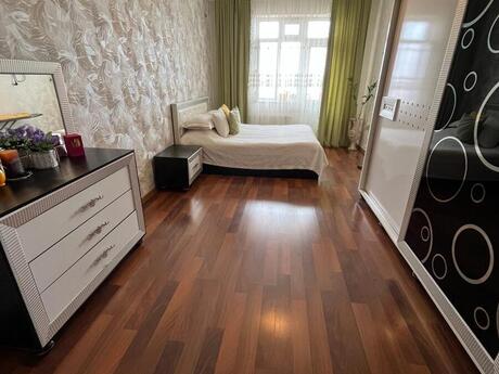 3 otaqlı yeni tikili - Xalqlar Dostluğu m. - 130 m²