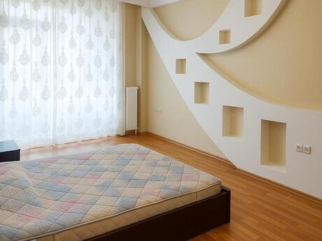 3 otaqlı yeni tikili - 8 Noyabr m. - 100 m²