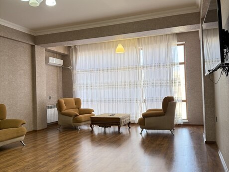 3-комн. новостройка - м. Иншаатчылар - 140 м²
