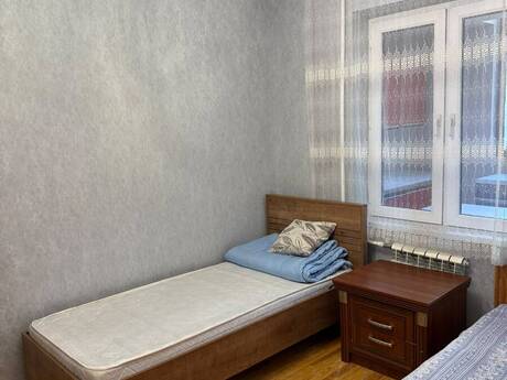 2 otaqlı köhnə tikili - Qara Qarayev m. - 80 m²