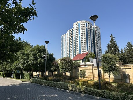 3 otaqlı yeni tikili - İnşaatçılar m. - 140 m²
