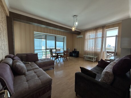 3 otaqlı yeni tikili - İnşaatçılar m. - 140 m²