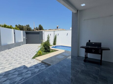 4 otaqlı həyət evi/bağ evi - Şüvəlan q. - 130 m²