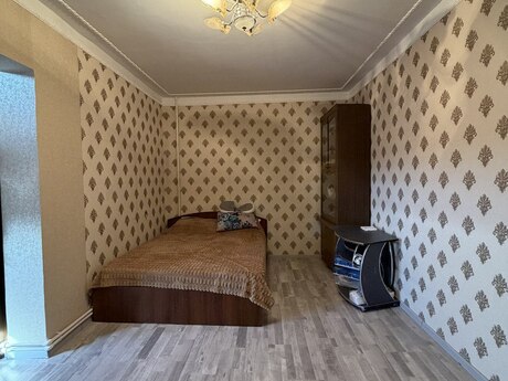 1 otaqlı köhnə tikili - Bakıxanov q. - 40 m²