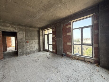 3 otaqlı yeni tikili - Bakıxanov q. - 112 m²