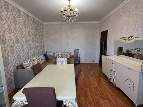 3 otaqlı köhnə tikili - Bakıxanov q. - 65 m²