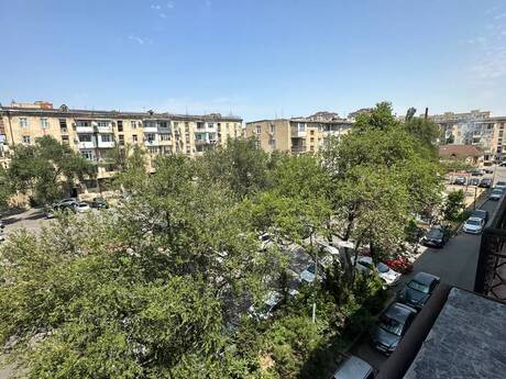 3 otaqlı köhnə tikili - Bakıxanov q. - 65 m²