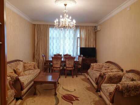 Kirayə 3 otaqlı mənzil, 130 m², Elmlər Akademiyası: 1 200 ₼/ay 2