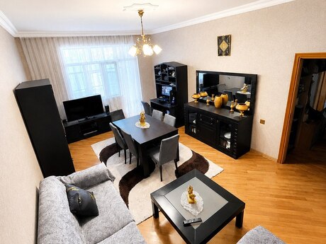 Elan №6289778 - Bakı, 28 May m., 2 otaqlı, 80 m², 3/17 mərtəbə