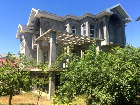 7 otaqlı həyət evi/bağ evi - Masazır q. - 450 m²