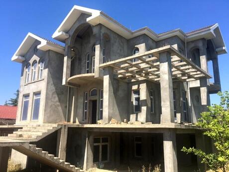 7 otaqlı həyət evi/bağ evi - Masazır q. - 450 m²
