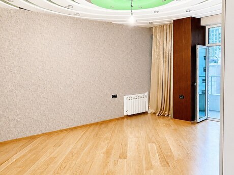 4-комн. новостройка - м. 8 ноября - 180 м²