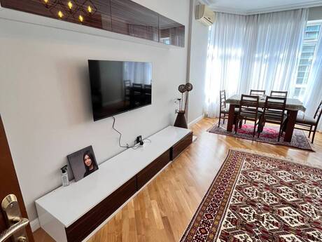 2-комн. новостройка - м. 8 ноября - 90 м²