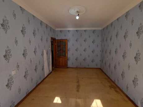 4 otaqlı köhnə tikili - Yeni Günəşli q. - 85 m²