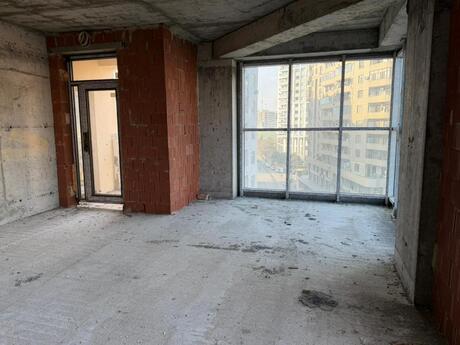 3 otaqlı mənzil, 174 m², 28 May: 445 000 ₼ 2