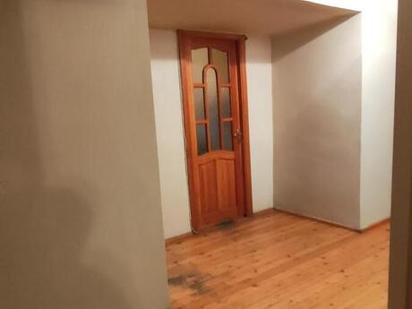 3 otaqlı köhnə tikili - Azadlıq Prospekti m. - 100 m²