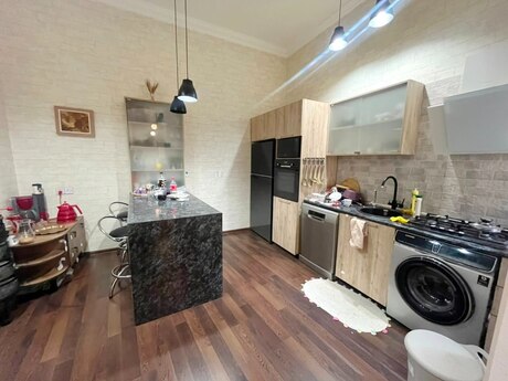 3 otaqlı köhnə tikili - Sahil m. - 85 m²