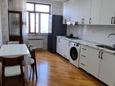4-room apartment for rent, 105 m², Neftçilər: 1 100 ₼/mo 5