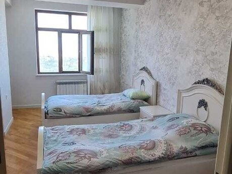 4-room apartment for rent, 105 m², Neftçilər: 1 100 ₼/mo 2
