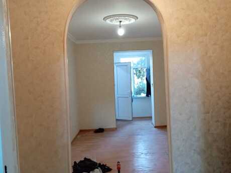 1 otaqlı köhnə tikili - 7-ci mikrorayon q. - 18 m²