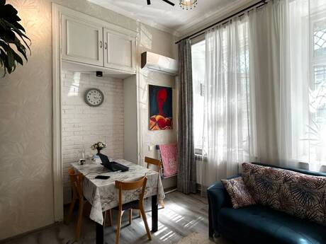 2 otaqlı köhnə tikili - Nizami m. - 43 m²