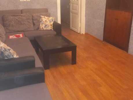 Elan №6290617 - Bakı, 28 May m., 2 otaqlı, 60 m², 1/3 mərtəbə