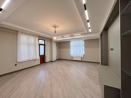 4 otaq · 165 m² · 14/18 mərtəbə, Gənclik