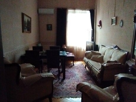 3-комн. вторичка - м. Элмляр Академиясы - 75 м²