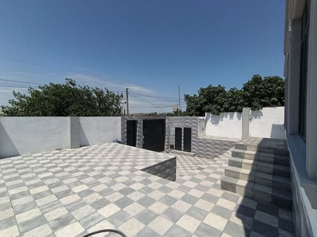 3 otaqlı həyət evi/bağ evi - Novxanı q. - 100 m²
