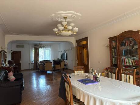 5-room apartment for rent, 285 m², Elmlər Akademiyası: 2 000 ₼/mo 4