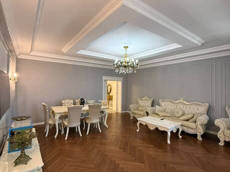 4 otaqlı yeni tikili - 20 Yanvar m. - 180 m²