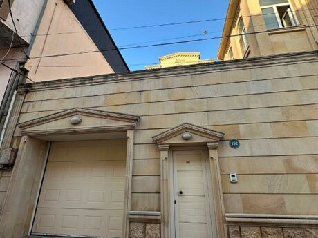 6 otaqlı həyət evi, 320 m², İnşaatçılar: 450 000 ₼ 2