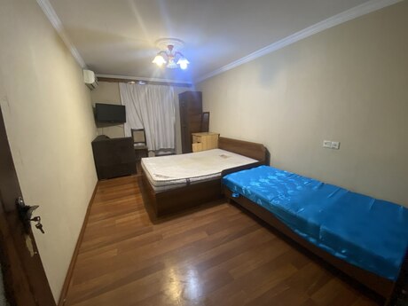 Elan №6292103 - Bakı, 28 May m., 1 otaqlı, 50 m², 2/5 mərtəbə