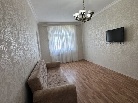 3 otaqlı köhnə tikili - Memar Əcəmi m. - 90 m²