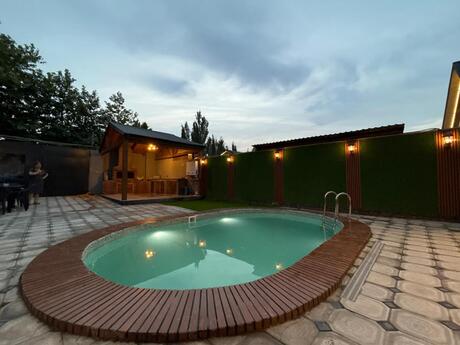 4 otaqlı həyət evi/bağ evi - Novxanı q. - 300 m²