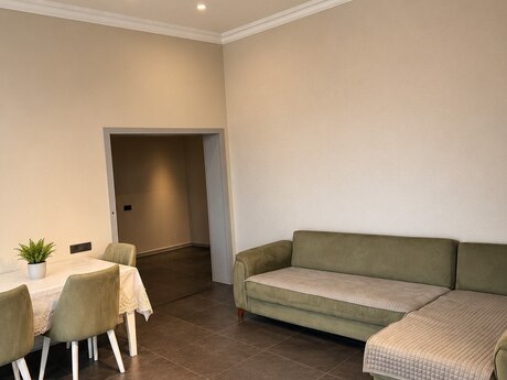 3-room apartment for rent, 120 m², 20 Yanvar: 80 ₼/mo 2