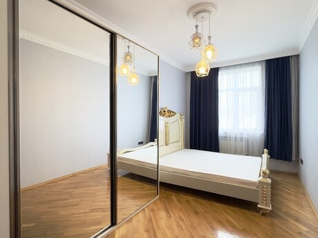 2 otaqlı yeni tikili - İnşaatçılar m. - 100 m²