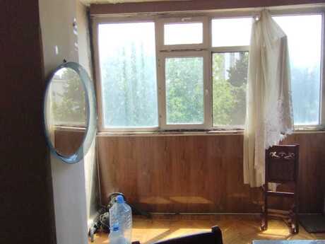 3 otaqlı köhnə tikili - Elmlər Akademiyası m. - 70 m²