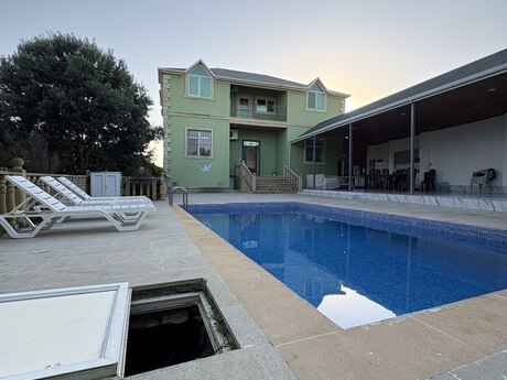 6 otaqlı həyət evi/bağ evi - Qala q. - 250 m²