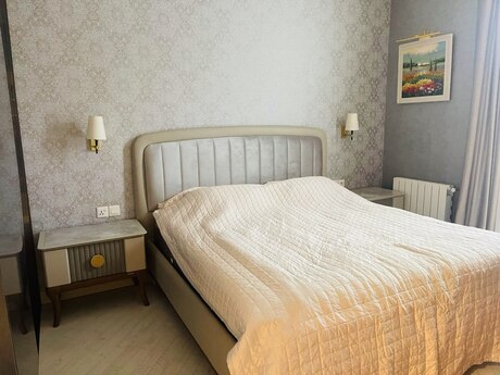 Elan №6292917 - Bakı, İçəri Şəhər m., 3 otaqlı, 80 m², 2/5 mərtəbə