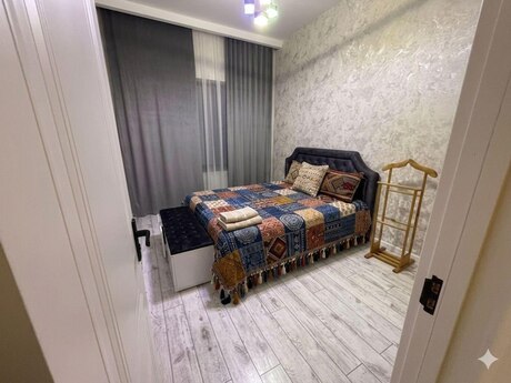 4 otaqlı həyət evi/bağ evi - Mərdəkan q. - 200 m²