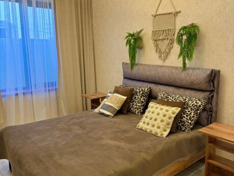 4 otaqlı həyət evi/bağ evi - Mərdəkan q. - 200 m²