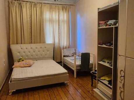 3 otaqlı köhnə tikili - Neftçilər m. - 90 m²