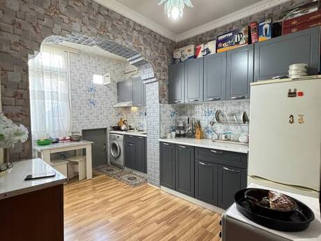 4 otaqlı köhnə tikili - Azadlıq Prospekti m. - 100 m²