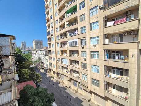 Elan №6293441 - Bakı, İnşaatçılar m., 3 otaqlı, 70 m², 5/5 mərtəbə