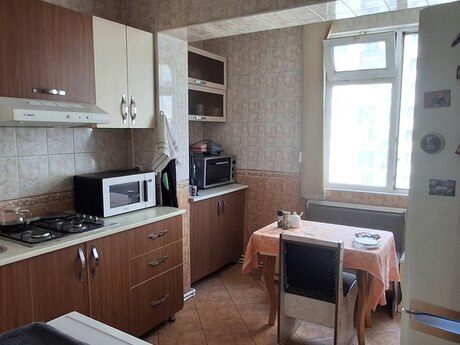 4-room apartment, 100 m², 8-ci mikrorayon: 280 000 ₼ 4