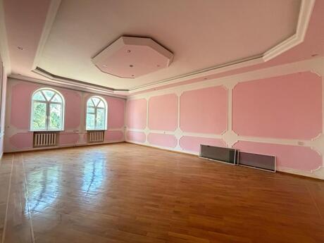 8-комн. офис - пос. Бадамдар - 450 м²